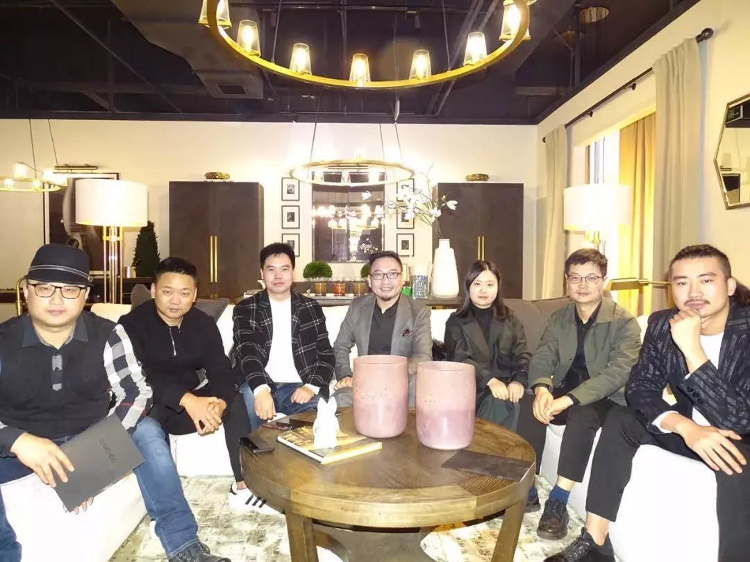 中國(guó)晶鯤鵬獎(jiǎng)戰(zhàn)略合作伙伴設(shè)計(jì)賦能簽約儀式圓滿召開—成都建博會(huì)“大家居·設(shè)計(jì)周”(圖8) 中國(guó)晶鯤鵬獎(jiǎng)戰(zhàn)略合作伙伴設(shè)計(jì)賦能簽約儀式圓滿召開—成都建博會(huì)“大家居·設(shè)計(jì)周”(圖8)